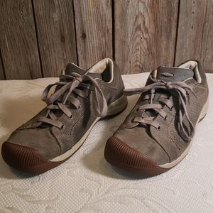 Keen Womans Suade Lace Up Sneaker Size 9.5